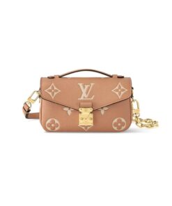 LV Pochette Métis East West