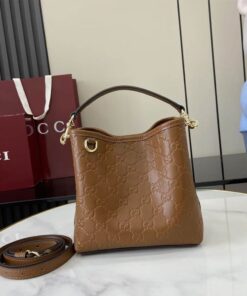 GG Emblem small bucket bag