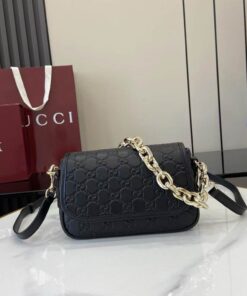 GG Emblem small shoulder bag