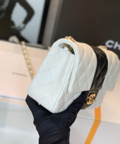 CHANEL MINI FLAP BAG