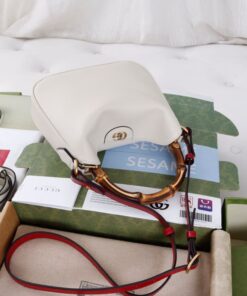 Gucci Diana small shoulder bag