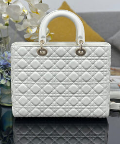 Dior Large Lady Dior Bag(HIGH-END GRADE)