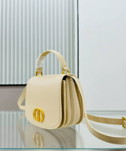 Medium 30 Montaigne Avenue Top Handle Bag