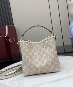 GG Emblem small bucket bag