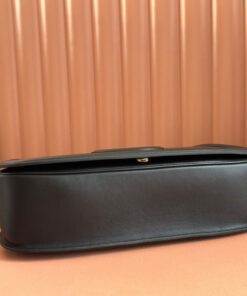 Gucci Blondie medium top handle bag