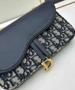 Medium Saddle Pouch with Chain