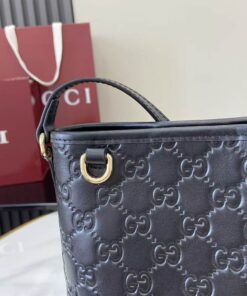 GG Emblem nano bucket bag