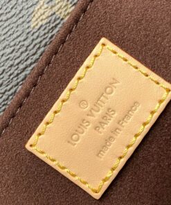 LV Pochette Métis East West