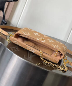 LV Wallet on Chain Ivy